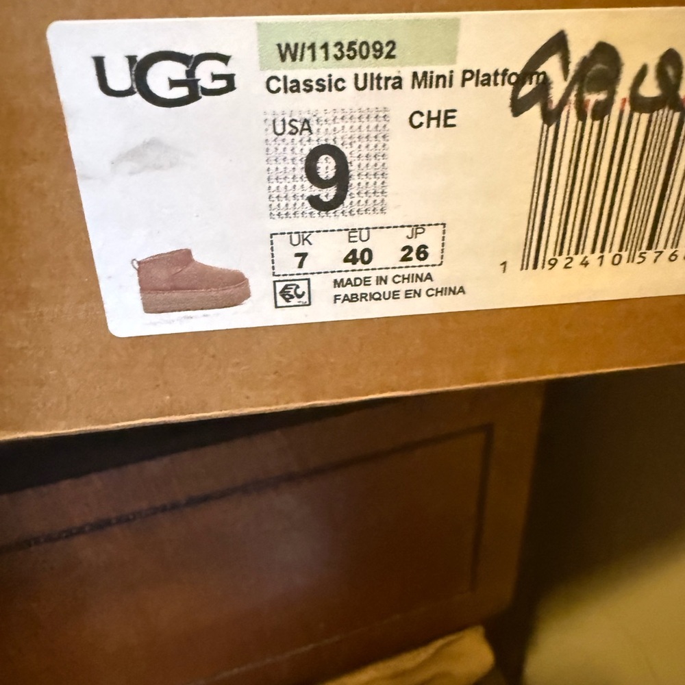 UGG Classic Ultra Mini Platform Boots - Chestnut